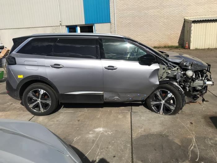 Peugeot 5008 II 1.2 12V e-THP PureTech 130 Sloopvoertuig (2024, Grijs)