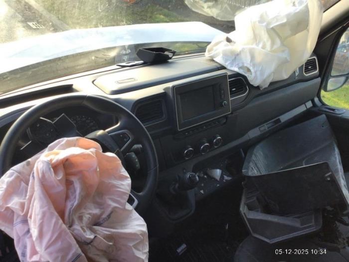 Renault Master III 2.3 dCi 150 16V Schadevoertuig (2024, Grijs)