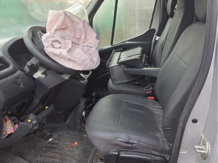 Renault Master III 2.3 dCi 150 16V Schadevoertuig (2024, Grijs)