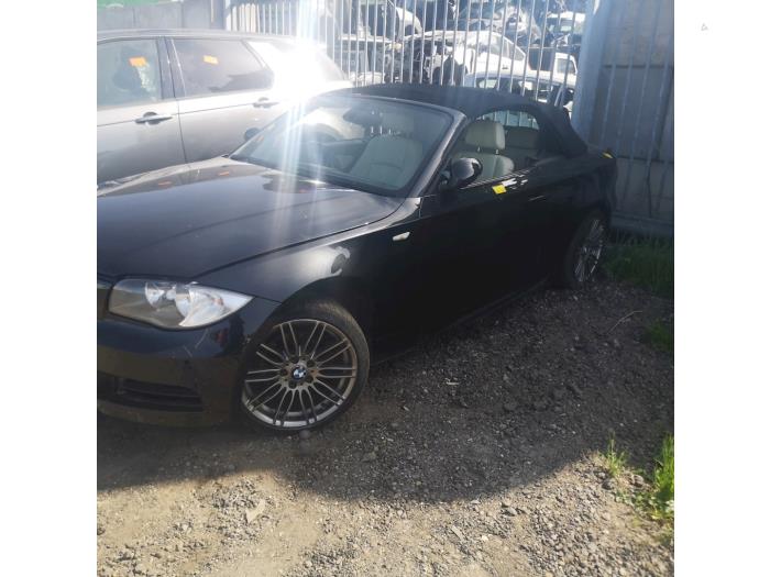 BMW 1 serie 120i 16V Sloopvoertuig (2010, Zwart, Saffierblauw, Saffierzwart)