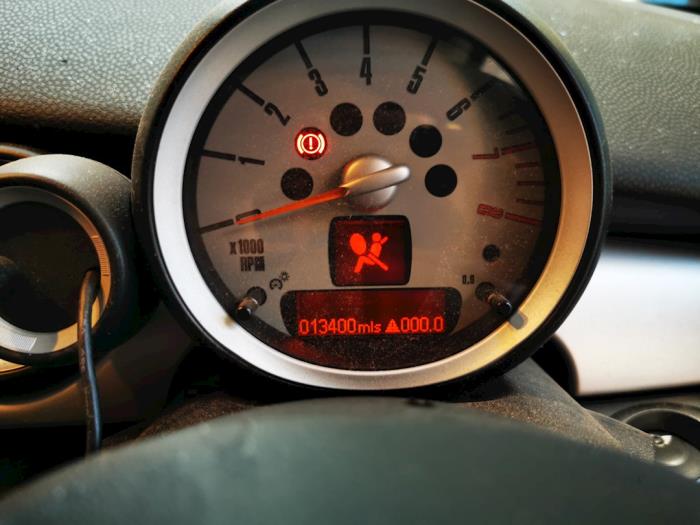 Mini Mini 1.4 16V One Sloopvoertuig (2010, Zwart)