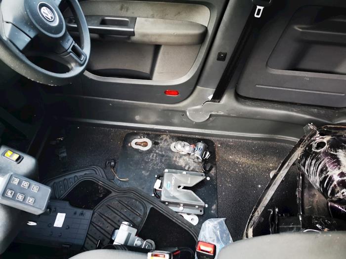 Volkswagen Caddy III 1.6 TDI 16V Sloopvoertuig (2013, Metallic, Zwart)