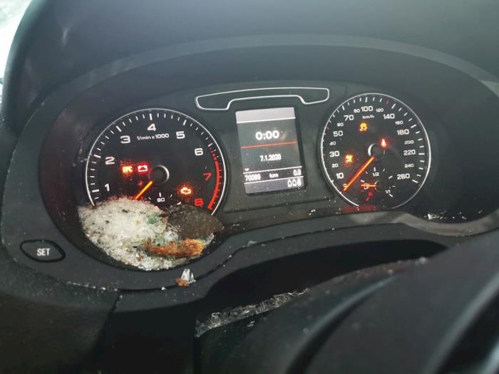 Audi Q3 2.0 16V TFSI 170 Quattro Sloopvoertuig (2012, Metallic, Zilvergrijs)