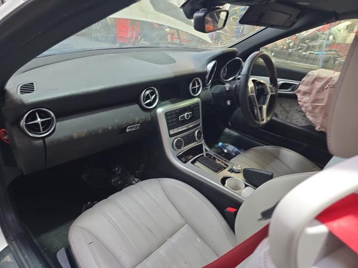 Mercedes SLK 3.5 350 V6 24V BlueEFFICIENCY Sloopvoertuig (2013, Wit)