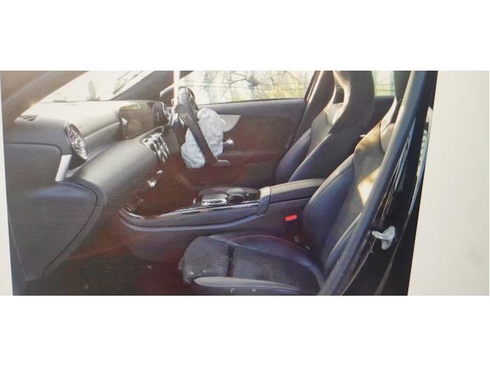 Mercedes A 2.0 A-250 Turbo 16V Sloopvoertuig (2018, Metallic, Zwart)