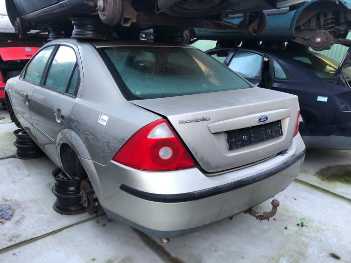 Ford Mondeo III 1.8 16V Sloopvoertuig (2004, Beige)