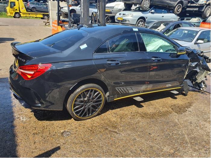 Mercedes CLA 2.0 AMG CLA-45 Turbo 16V Sloopvoertuig (2018, Metallic, Zwart)