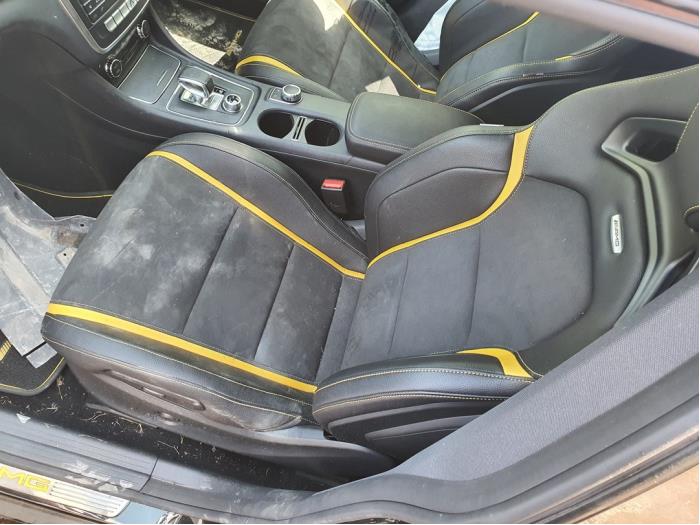 Mercedes CLA 2.0 AMG CLA-45 Turbo 16V Sloopvoertuig (2018, Metallic, Zwart)