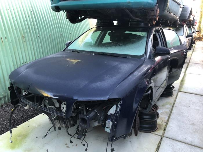 Audi A4 2.0 20V Sloopvoertuig (2001, Blauw)