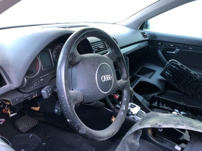 Audi A4 2.0 20V Sloopvoertuig (2001, Blauw)