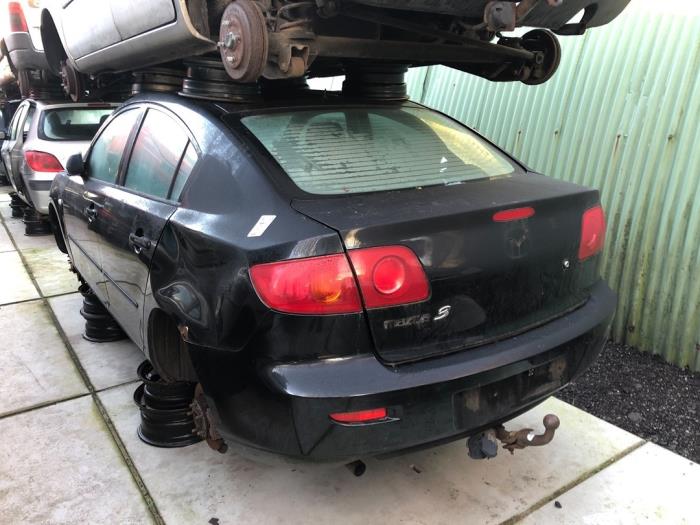 Mazda 3 1.6i 16V Sloopvoertuig (2004, Zwart)