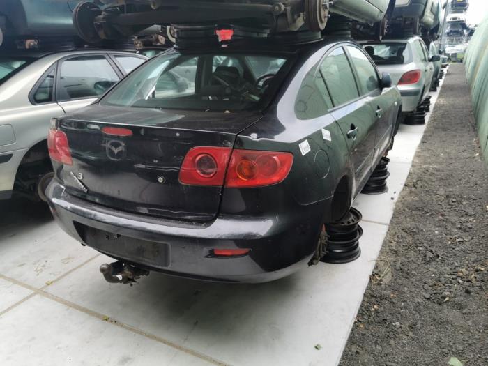 Mazda 3 1.6i 16V Sloopvoertuig (2004, Zwart)