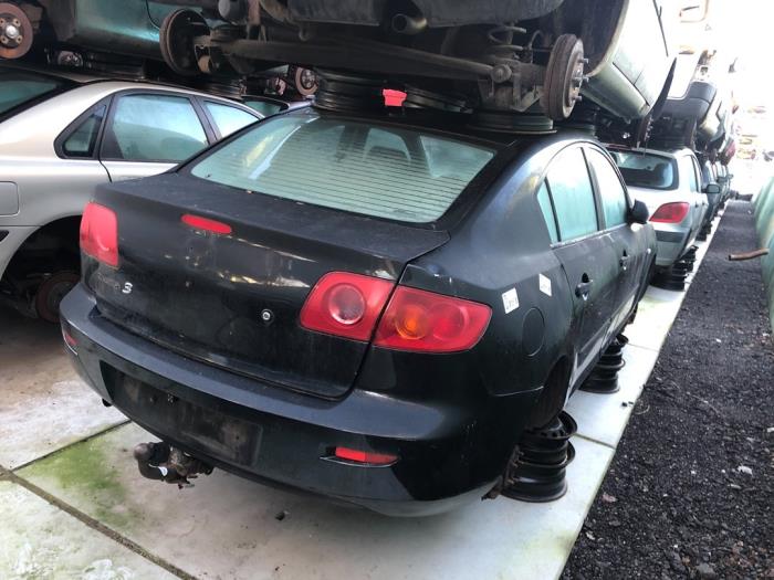 Mazda 3 1.6i 16V Sloopvoertuig (2004, Zwart)