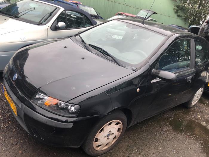 Fiat Punto II 1.2 60 S Sloopvoertuig (2000, Zwart)