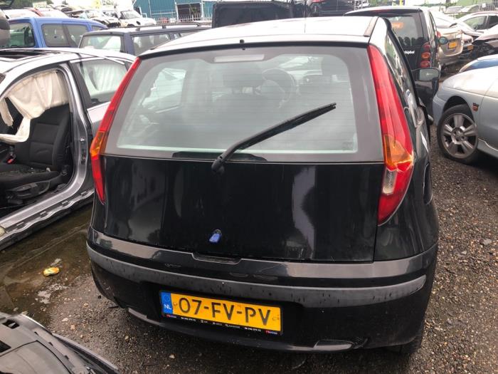 Fiat Punto II 1.2 60 S Sloopvoertuig (2000, Zwart)