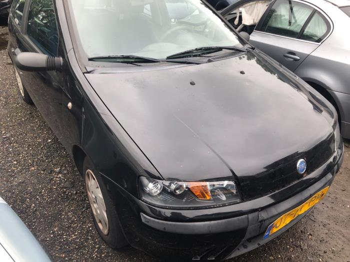 Fiat Punto II 1.2 60 S Sloopvoertuig (2000, Zwart)