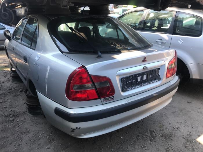 Mitsubishi Carisma 1.6i 16V Sloopvoertuig (2001, Grijs)