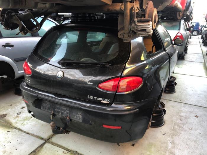 Alfa Romeo 147 1.6 Twin Spark 16V Sloopvoertuig (2003, Zwart)