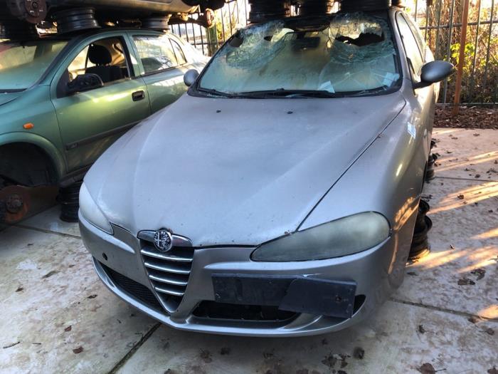 Alfa Romeo 147 1.9 JTDM 16V Sloopvoertuig (2006, Grijs)
