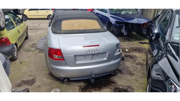 Audi A4 Cabriolet 2.4 V6 30V Sloopvoertuig (2002, Grijs)