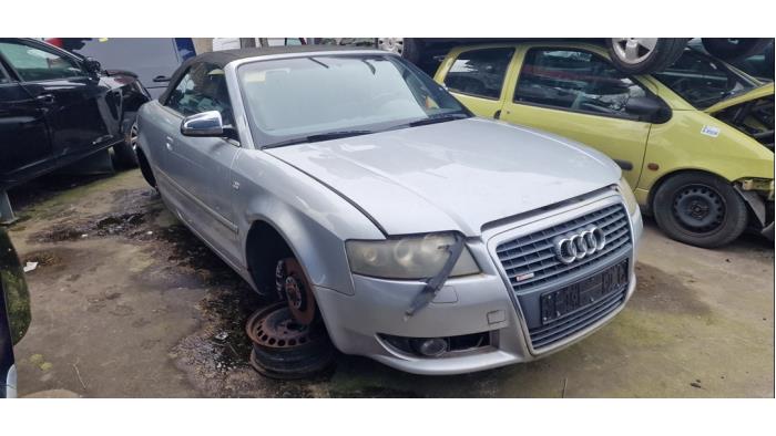 Audi A4 Cabriolet 2.4 V6 30V Sloopvoertuig (2002, Grijs)