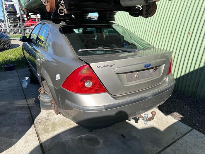 Ford Mondeo III 1.8 16V Sloopvoertuig (2002, Grijs)