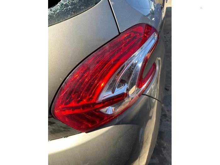 Peugeot 208 I 1.4 16V Sloopvoertuig (2012)