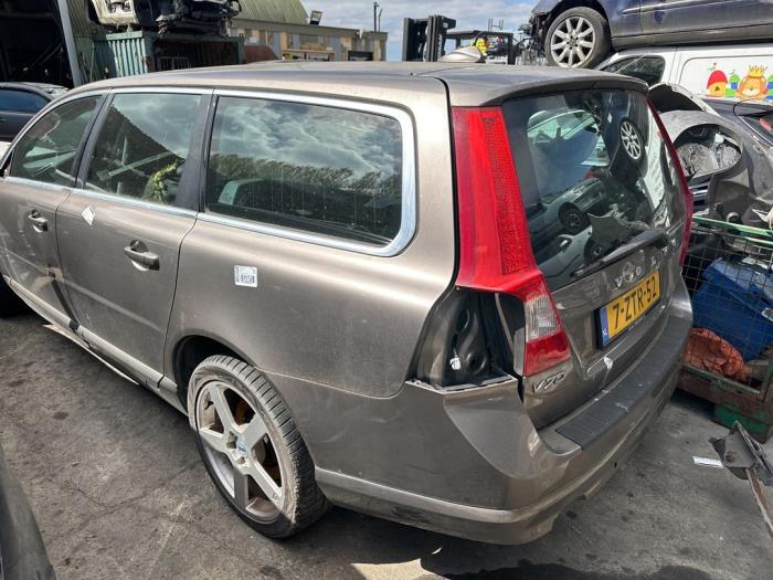Volvo V70 2.4 D5 20V 205 Sloopvoertuig (2010, Grijs)