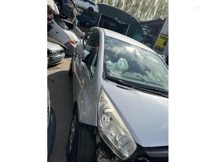 Kia Venga 1.4 CVVT 16V Sloopvoertuig (2011, Grijs)