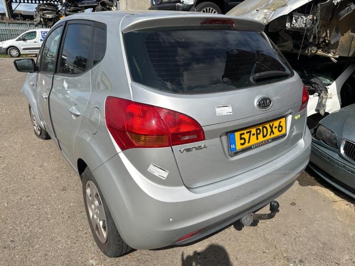 Kia Venga 1.4 CVVT 16V Sloopvoertuig (2011, Grijs)