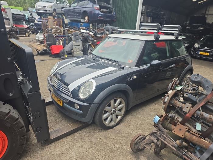 Mini Mini Sloopvoertuig (2003, Zwart, Wit)