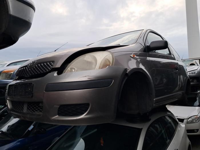 Toyota Yaris 1.3 16V VVT-i Sloopvoertuig (2004, Grijs)