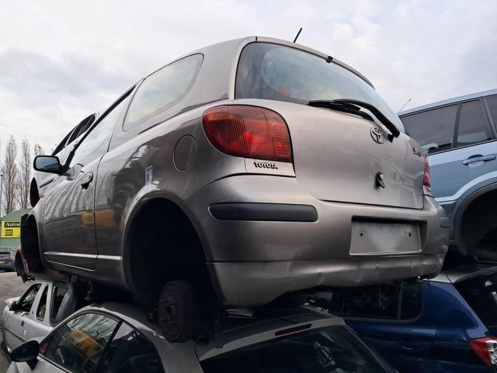 Toyota Yaris 1.3 16V VVT-i Sloopvoertuig (2004, Grijs)