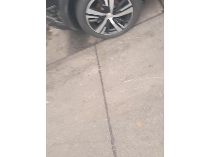 Peugeot 3008 II 1.6 16V Hybrid4 Sloopvoertuig (2023, Zwart)