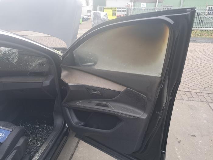 Peugeot 3008 II 1.6 16V Hybrid4 Sloopvoertuig (2023, Zwart)