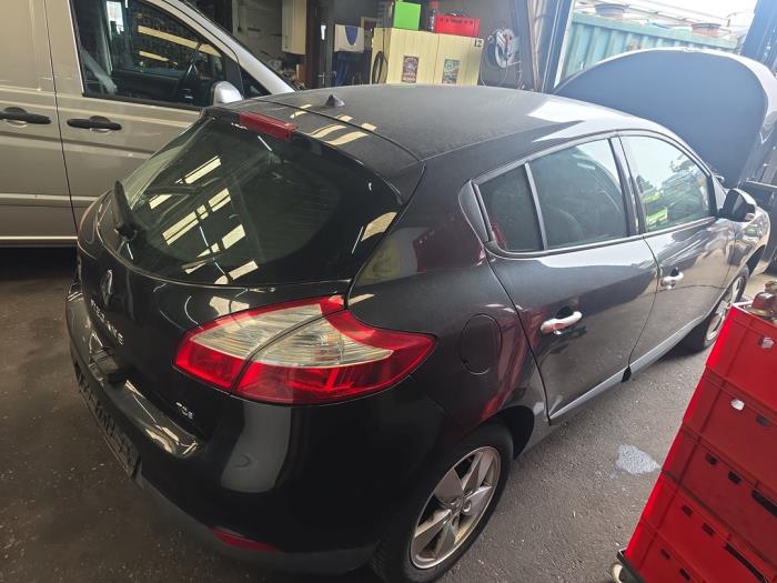 Renault Megane III Berline 1.4 16V TCe 130  (Sloop)