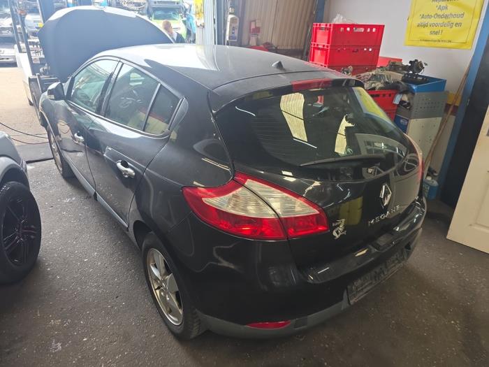 Renault Megane III Berline 1.4 16V TCe 130 Sloopvoertuig (2010, Zwart)