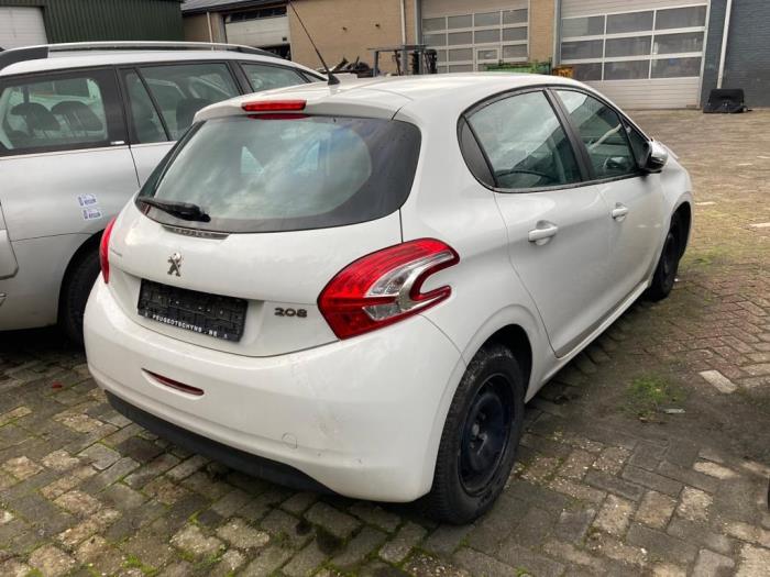 peugeot-208-i-1-4-hdi-sloopvoertuig-2013-wit-maresia-parts