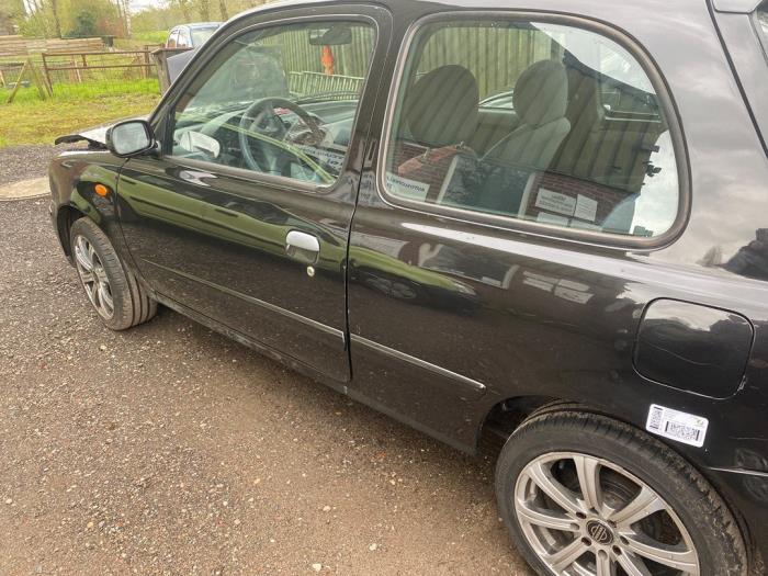 Nissan Micra 1.4 16V Sloopvoertuig (2002, Zwart)