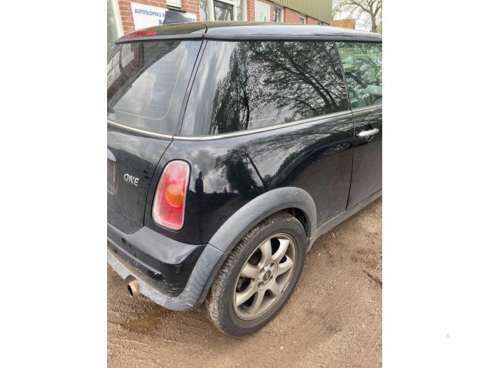 BMW Mini One/Cooper 1.6 16V One Sloopvoertuig (2001, Zwart)