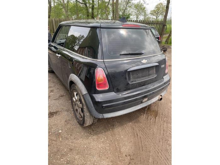 BMW Mini One/Cooper 1.6 16V One Sloopvoertuig (2001, Zwart)