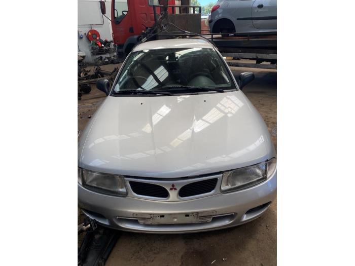 Mitsubishi Carisma 1.8 GDI 16V Sloopvoertuig (1998, Grijs)