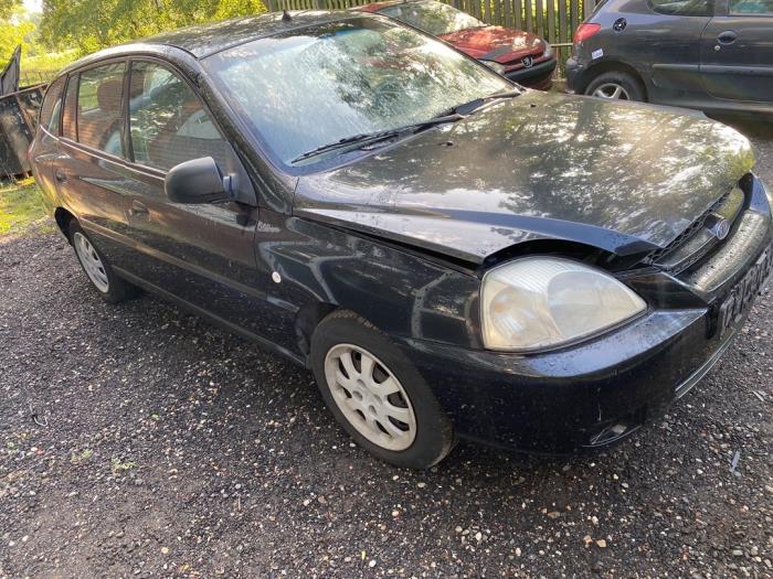Kia Rio 1.3 Sloopvoertuig (2005, Zwart)