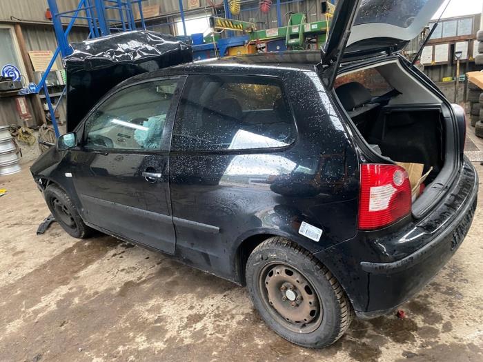 Volkswagen Polo IV 1.2 Sloopvoertuig (2003, Zwart)