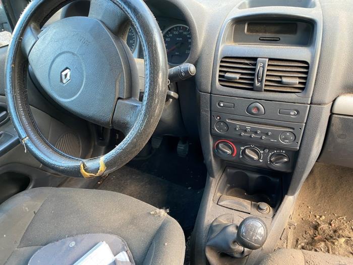 Renault Clio II 1.2 16V Sloopvoertuig (2002, Groen)