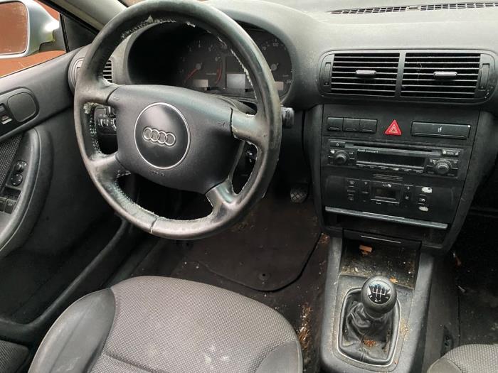 Audi A3 1.6 Sloopvoertuig (2002, Blauw)