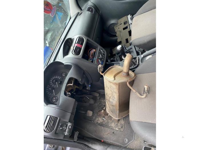 Opel Corsa C 1.4 16V Twin Port Sloopvoertuig (2004, Grijs)