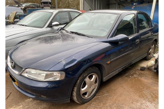 Opel Vectra B 1.6 16V Ecotec Sloopvoertuig (2000, Blauw)