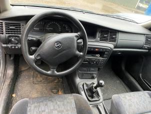Opel Vectra B 1.6 16V Ecotec Sloopvoertuig (2000, Blauw)