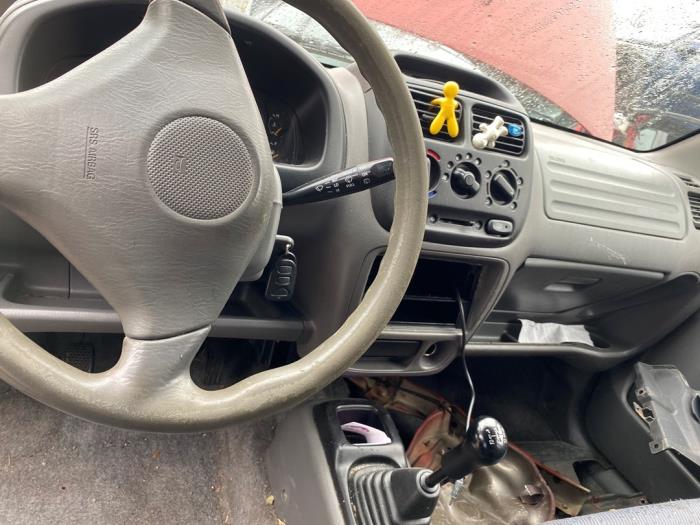 Suzuki Ignis 1.3 16V Sloopvoertuig (2001, Rood)